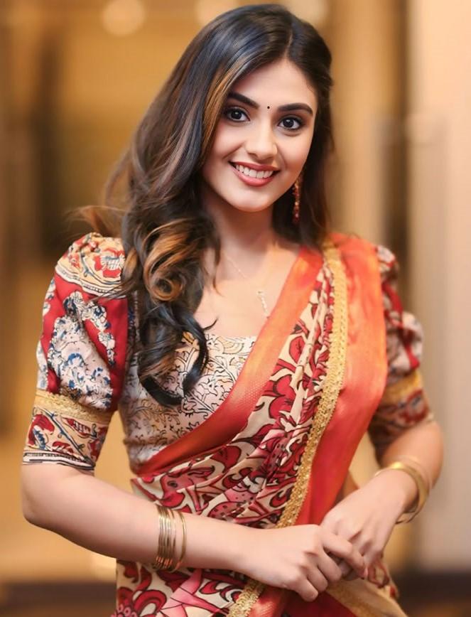 Interview with Nayan Sarika on Her Role in Vishnu Vinyasam and Upcoming Projects