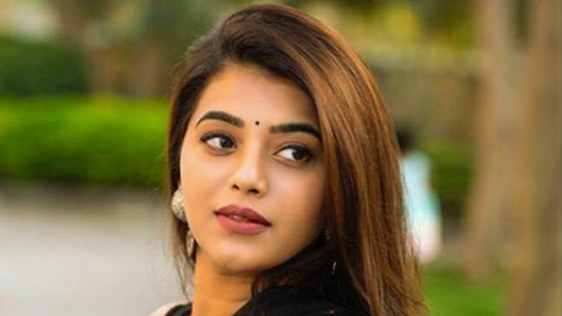 Yamini Bhaskar Interview on Playing a Strong Independent Woman in Psyche Siddharth