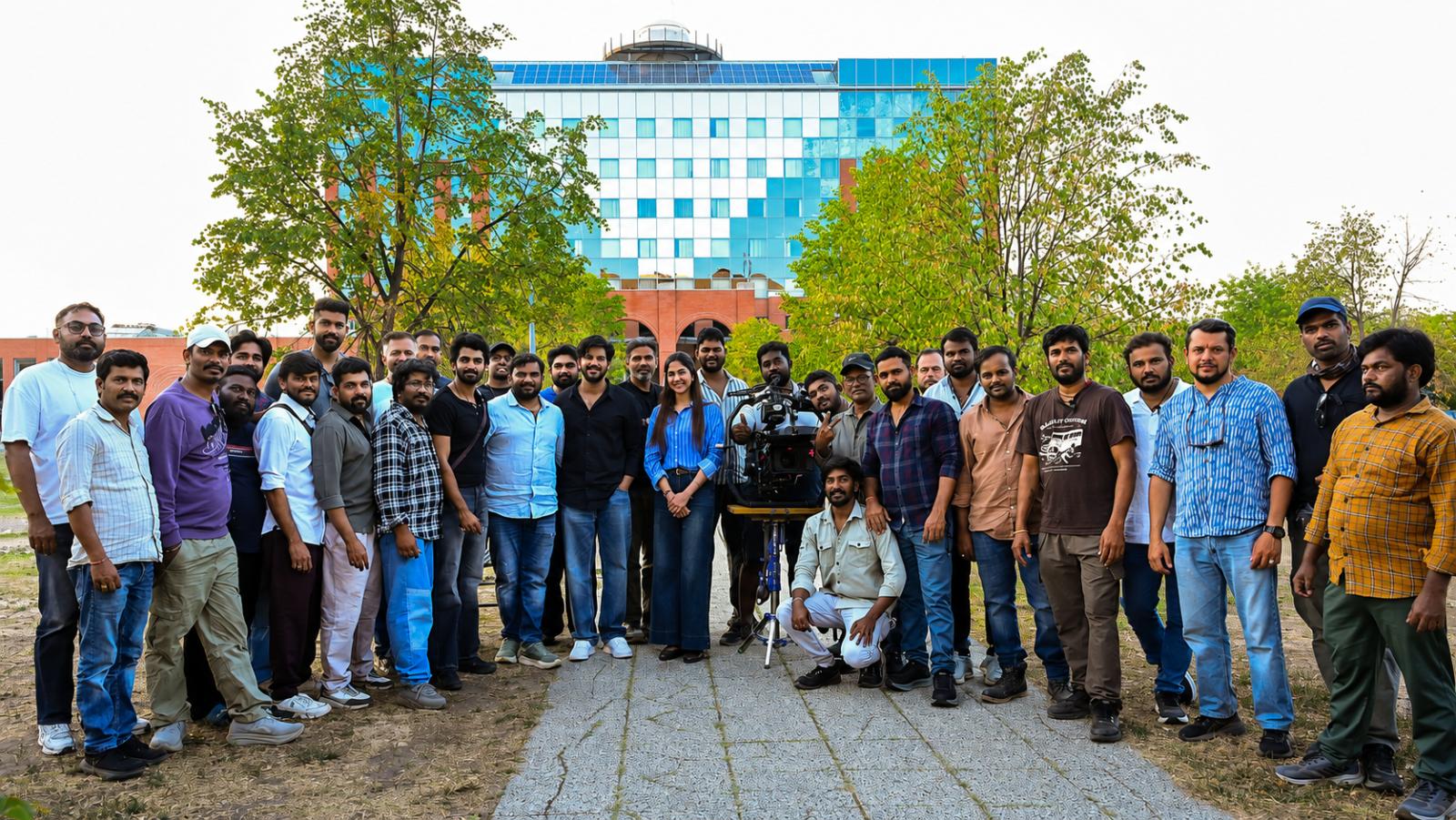 Dulquer Salmaan, Pooja Hegde Wrap Sri Sri Foreign Schedule