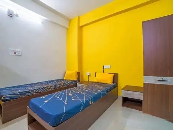 AC Boys PG With Food in New Ashok Nagar Delhi