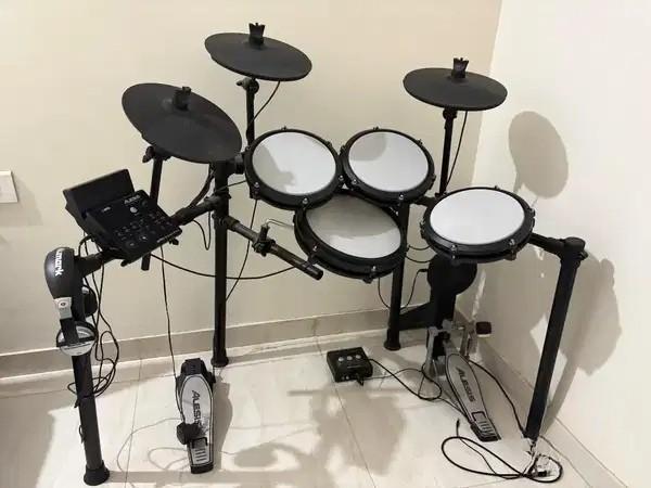 Alesis Nitro Max 8-Piece Electronic Drum Kit With Mesh Heads & Bluetooth