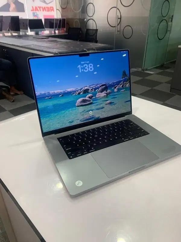 Apple MacBook Pro M1 Max 16-Inch A2485 32GB RAM 512GB SSD