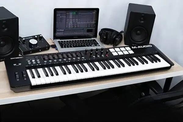 M-Audio Oxygen 49 MIDI Keyboard Controller In Excellent Condition