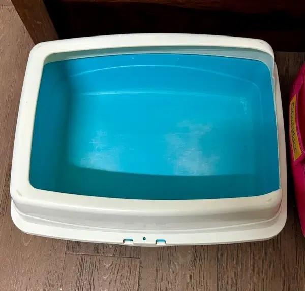 GIGWI Cat Bed, Carry Backpack and Litter Box in Hitech City