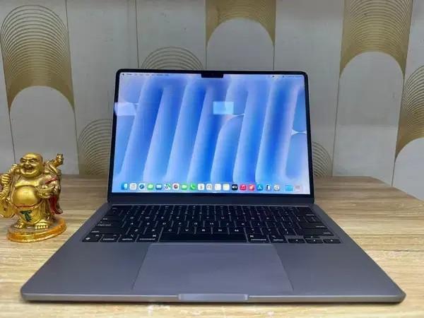Apple MacBook Air M2 8GB 256GB In Bandra West