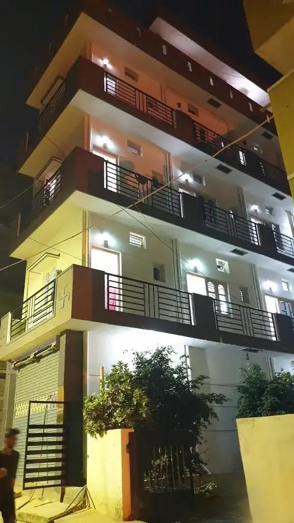 Furnished PG Accommodation With Meals And Parking