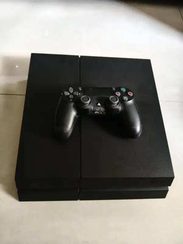 PS4 Fat 500GB With Controller In Ambedkar Chowk,MH