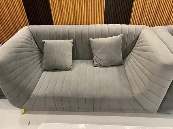 Used Sofa Set with 2 Chairs for Sale in Pitampura Delhi