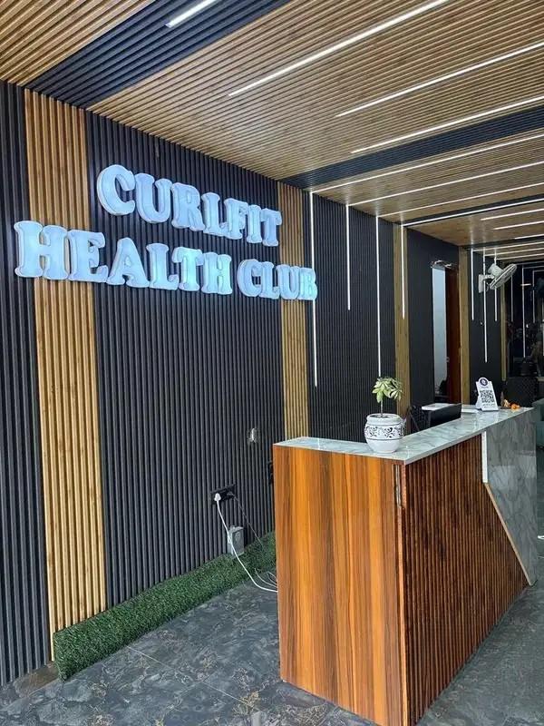 Gym Front Desk Receptionist Job For Freshers And Experienced Candidates