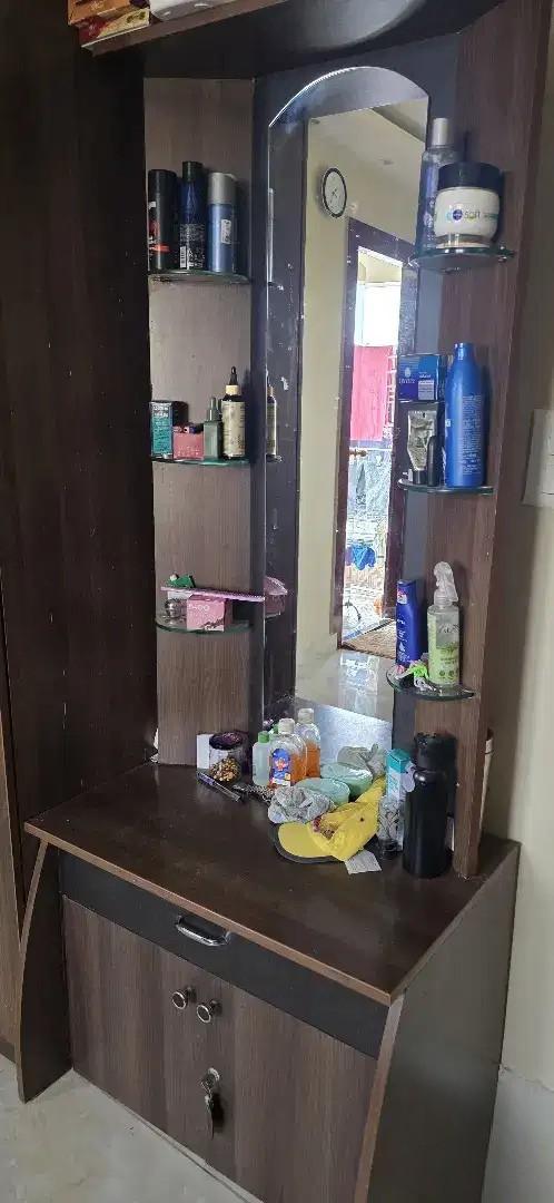 Dressing Table With Mirror for Sale at ₹4,900