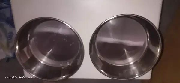 Metal Diner: White Magnetic Bowl Stand For Dogs And Cats