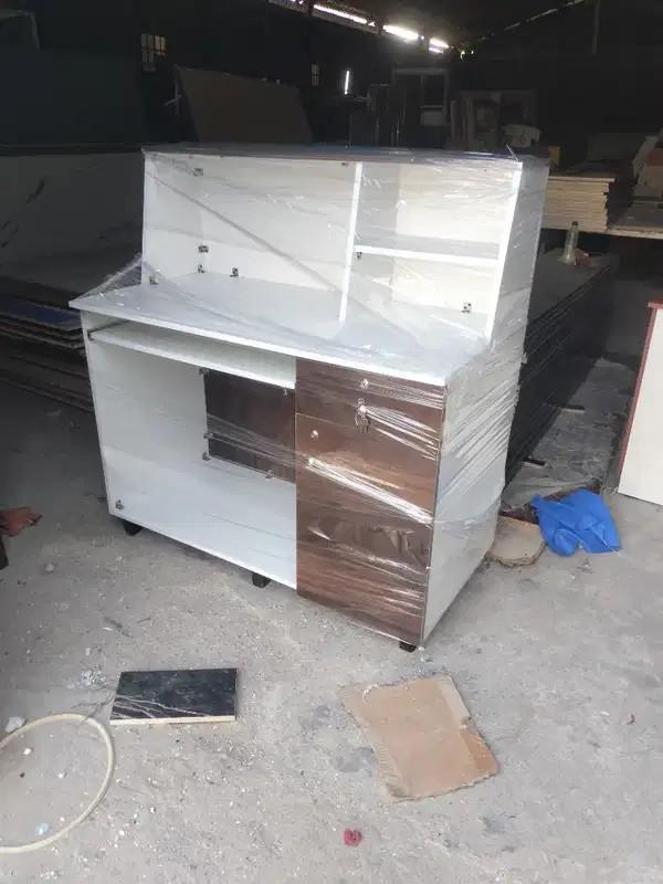 4x4 Reception Table – Brand New Office Desk