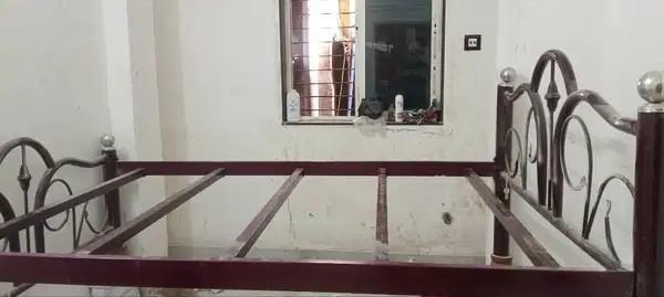 Used Bed and Mattress for Sale at ₹3,000