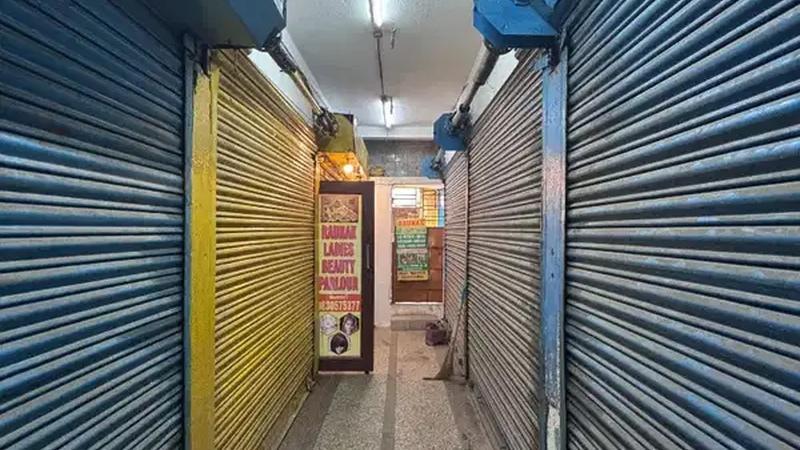 65 Sq Ft Shop or Office for Sale in Ranikuthi, Kolkata
