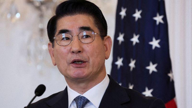 Former South Korean Defence Minister Attempts Suicide Amid Martial Law Scandal