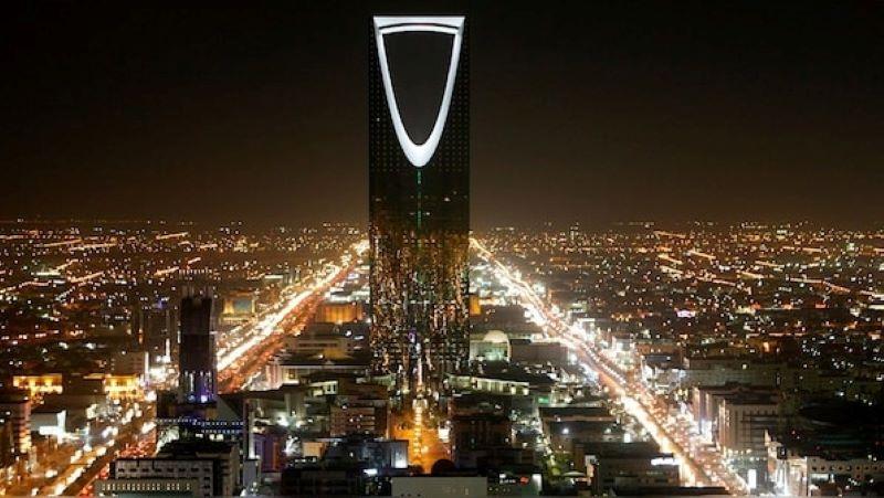 Saudi Arabia Temporarily Suspends Umrah, Visit Visas for 14 Countries Ahead of Hajj 2025