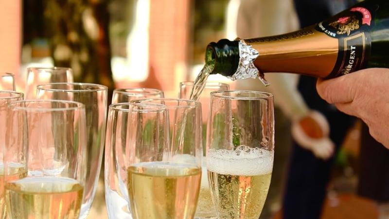 Alcohol-Cancer Warning + Drink Tracking Reduces Consumption