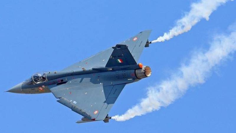 Air Chief Marshal Flags Tejas Delays, Urges Private Sector Involvement