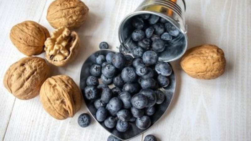 4 Foods to Help Clear Brain Fog and Boost Mental Clarity