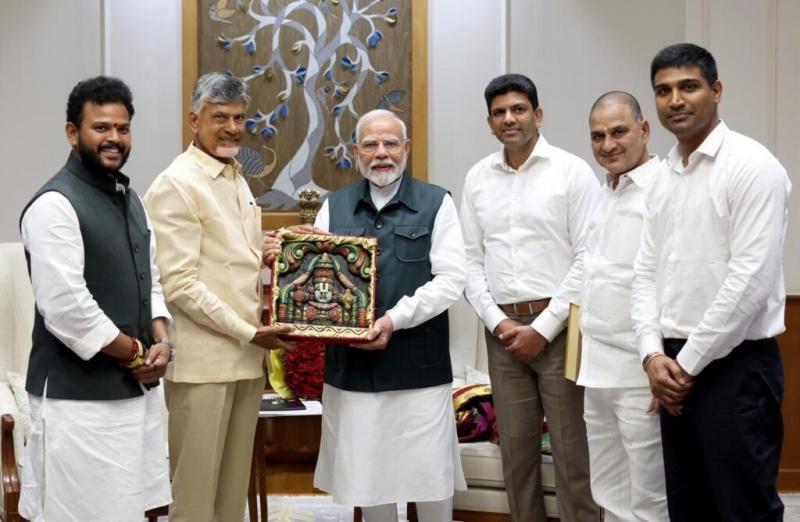 Chandrababu Naidu Meets PM Modi in Delhi Key Discussions on Amaravati Development Aid