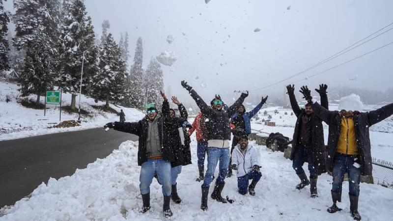 5 Fun Snow Activities to Try in Kashmir This Winter