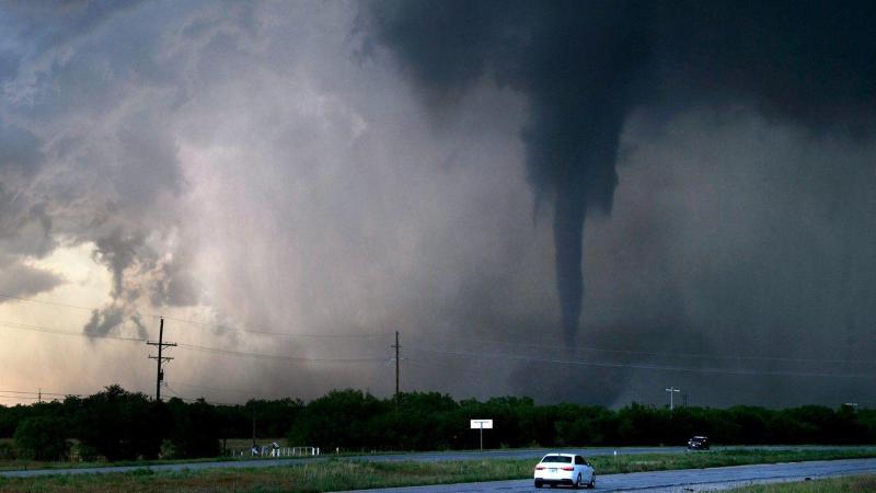 Severe Thunderstorm Issued for North Texas: Hail, Wind, and Low Tornado Risk