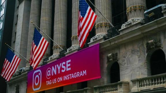 US Stocks Open Lower as Investors Pause After Fed Rate Cut