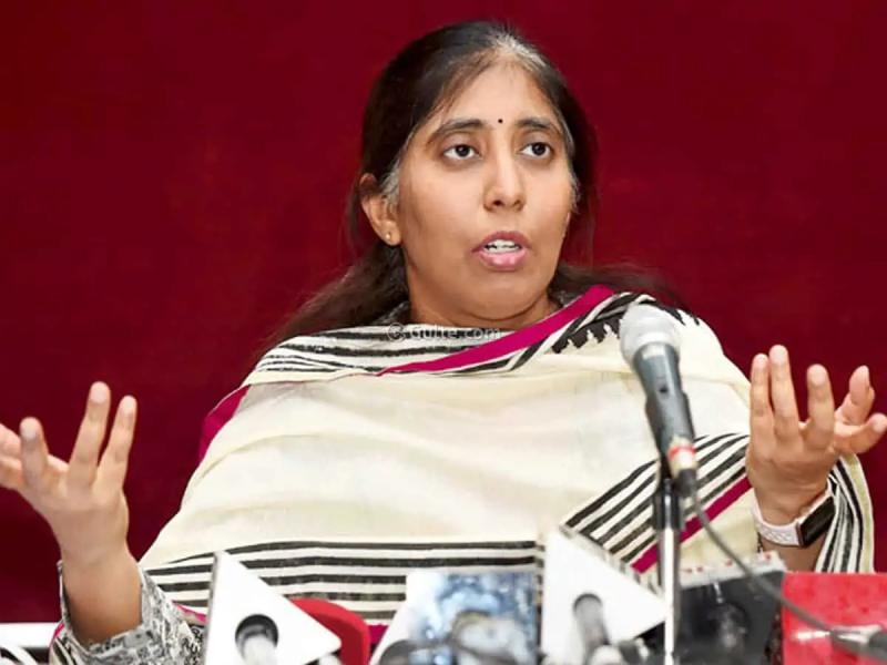 YS Sunitha Visits AP CMO: Donates ₹10 Lakh for Flood Relief and Seeks Justice for Vivekananda Reddy