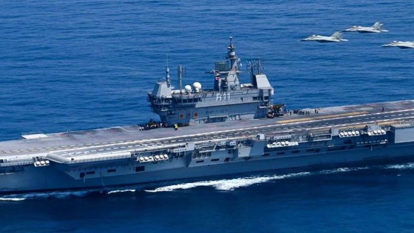 India Strikes Back: Indian Navy Deploys INS Vikrant Near Karachi After Pahalgam Terror Attack