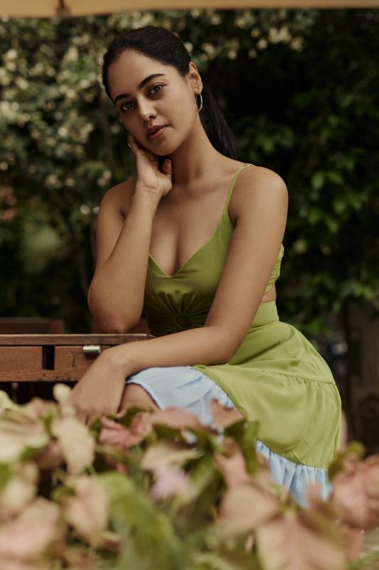 Telugu glamour doll eyeing Tollywood offers