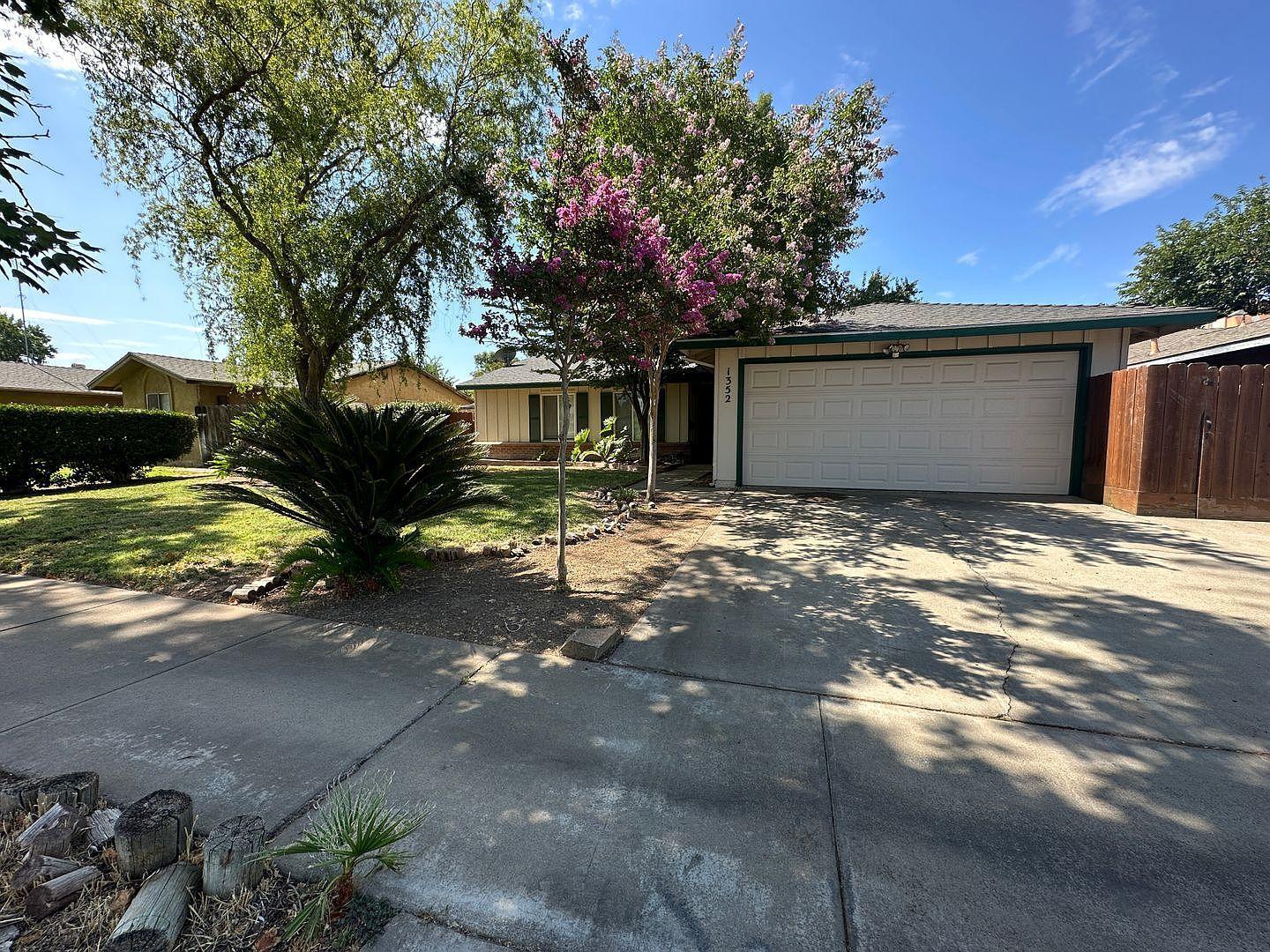 1352 Villa Dr, Merced, CA, 95340
