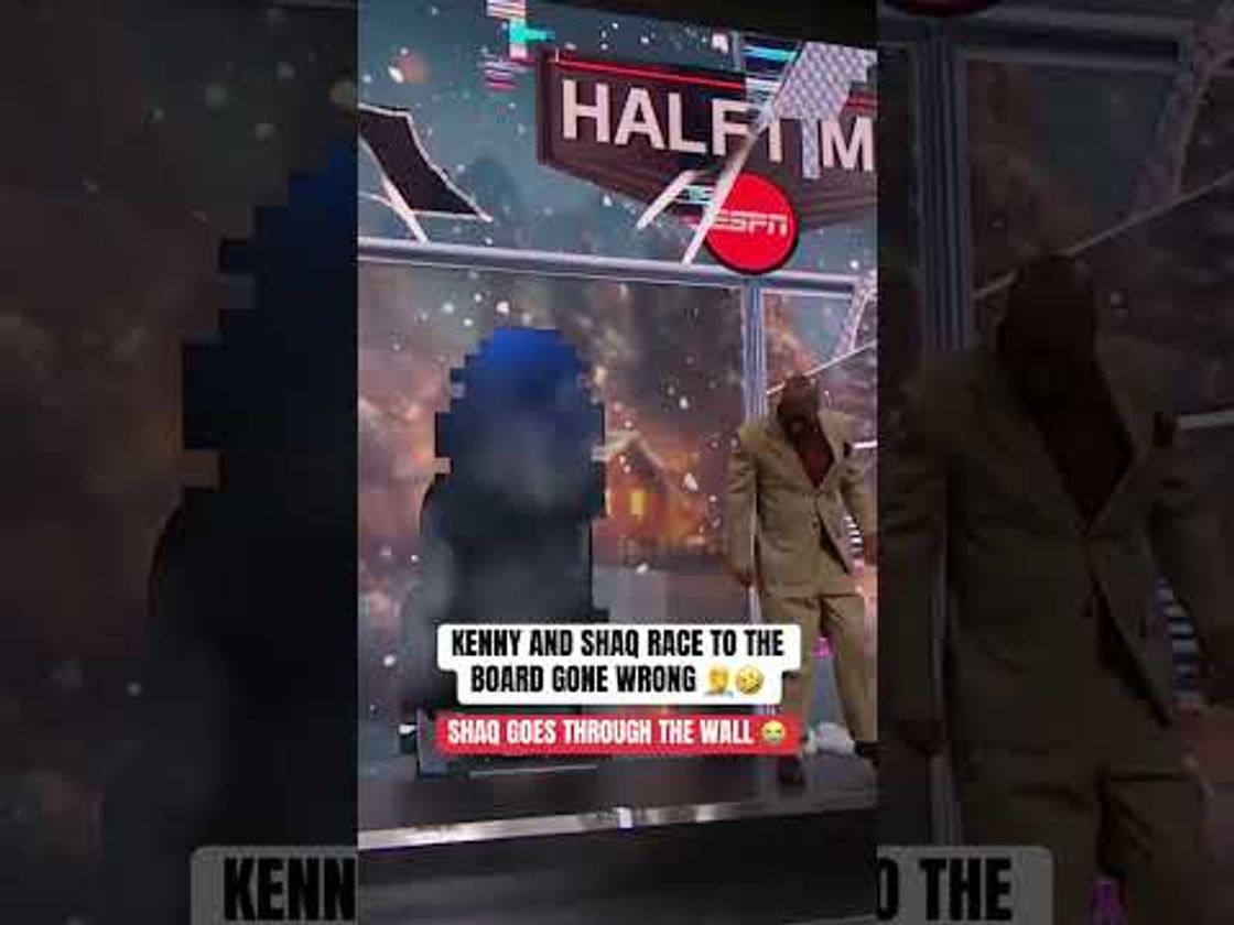 Shaq had a little too much dip on his chip 😂😂