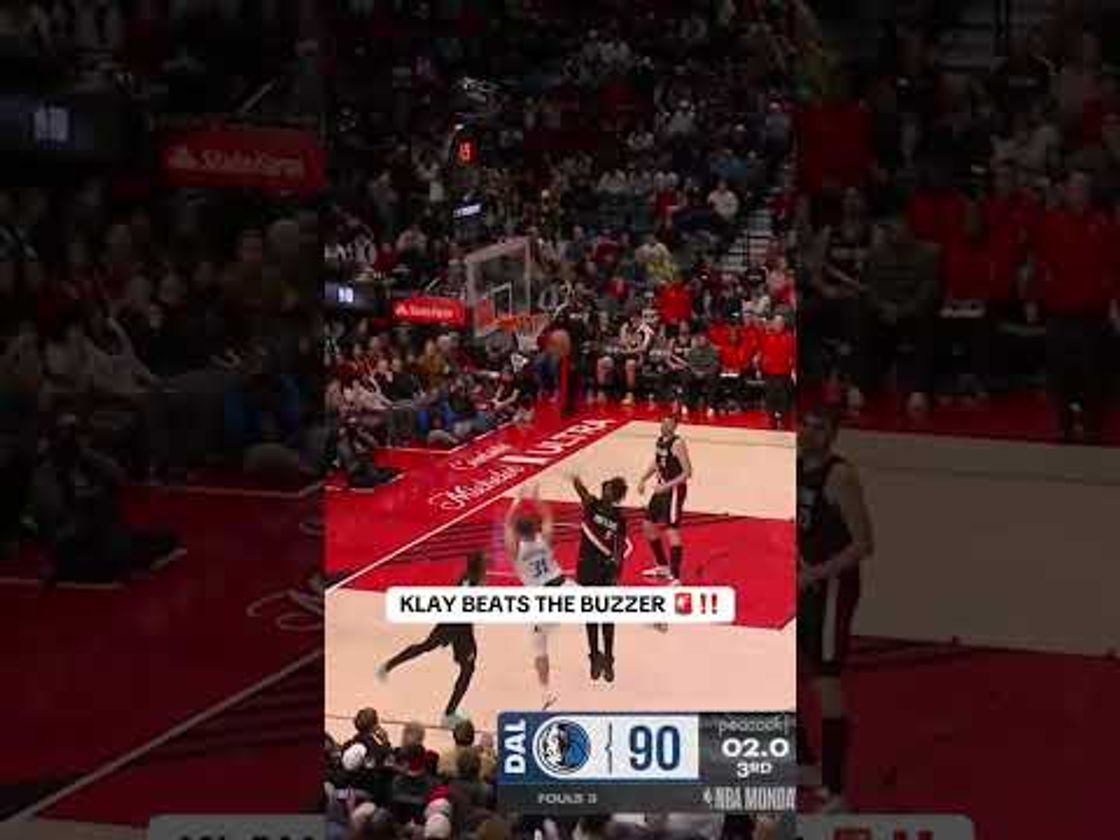 Klay banks it in 😤