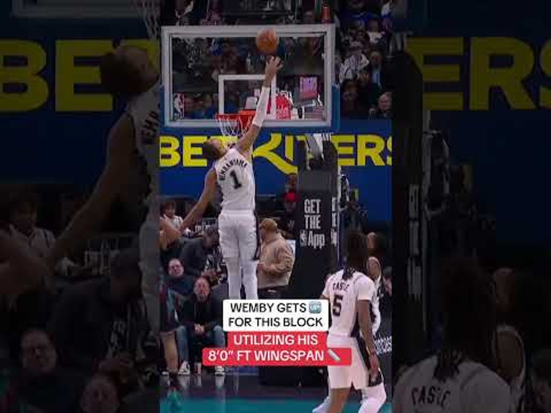 Only Wemby could reach this 🤚