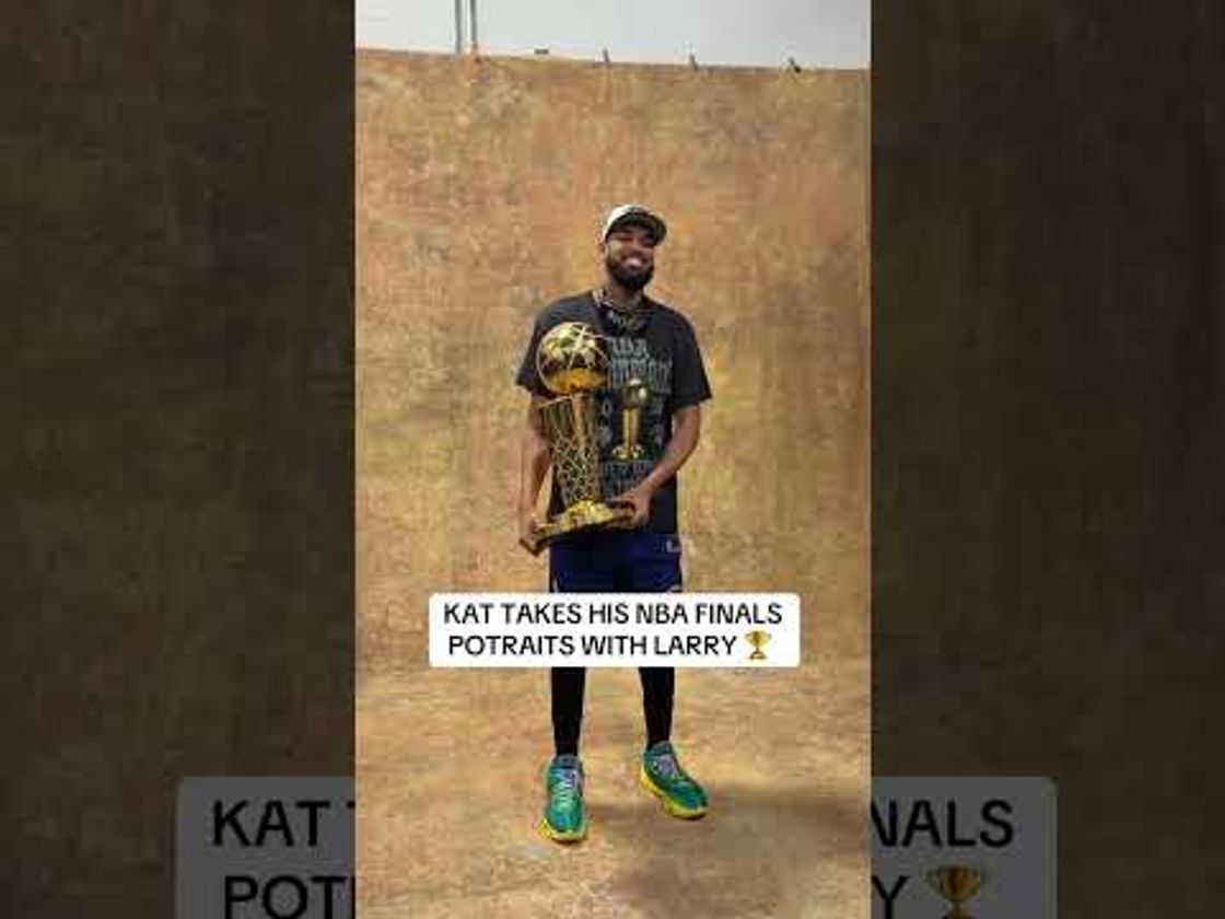 KAT poses with The Larry O’Brien Trophy 🏆