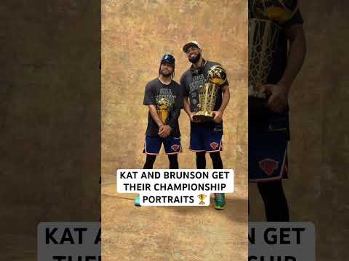 Brunson and KAT get to take their championship portraits 🏆