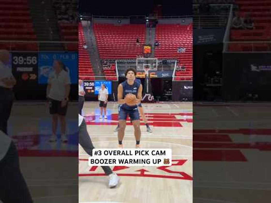 Cam Boozer getting ready before his first NBA Summer League game 🐻