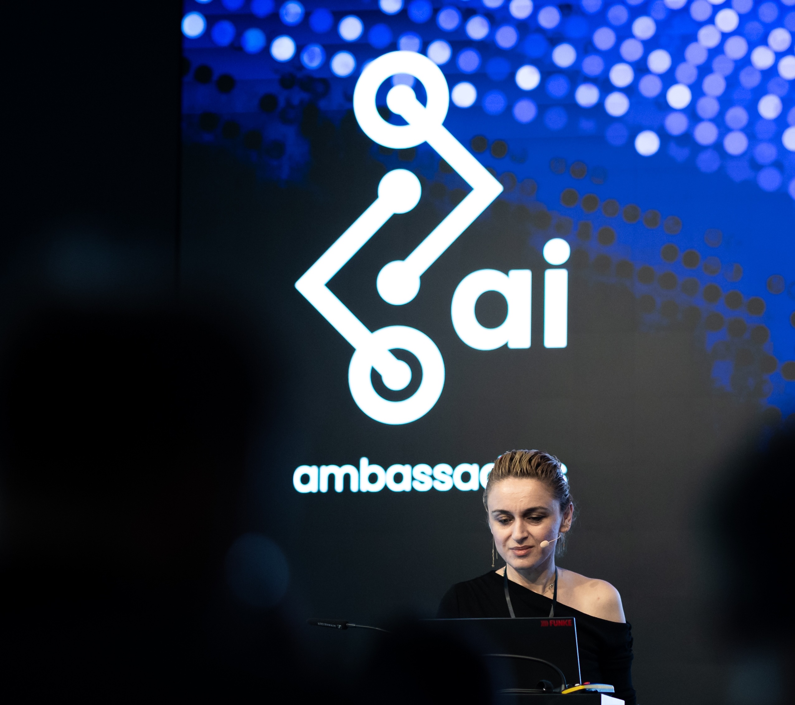 AI Ambassadors: A Decentralized Train-the-Trainer Model for Newsroom AI Transformation