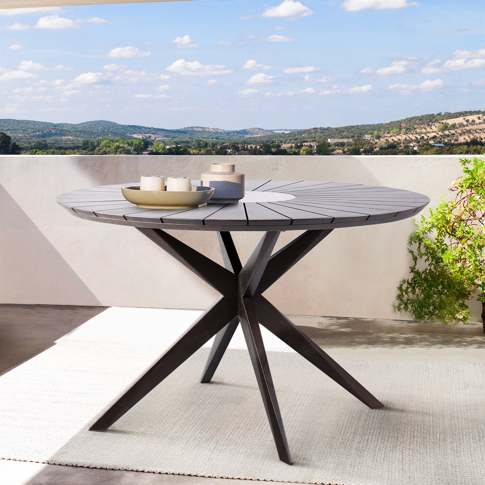 Oscar Outdoor Round Dining Table