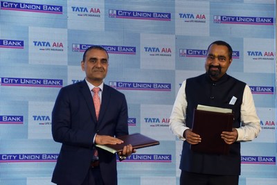 Venky Iyer (CDO, Tata AIA) on left with Dr. N Kamakodi (MD & CEO, City Union Bank) on right