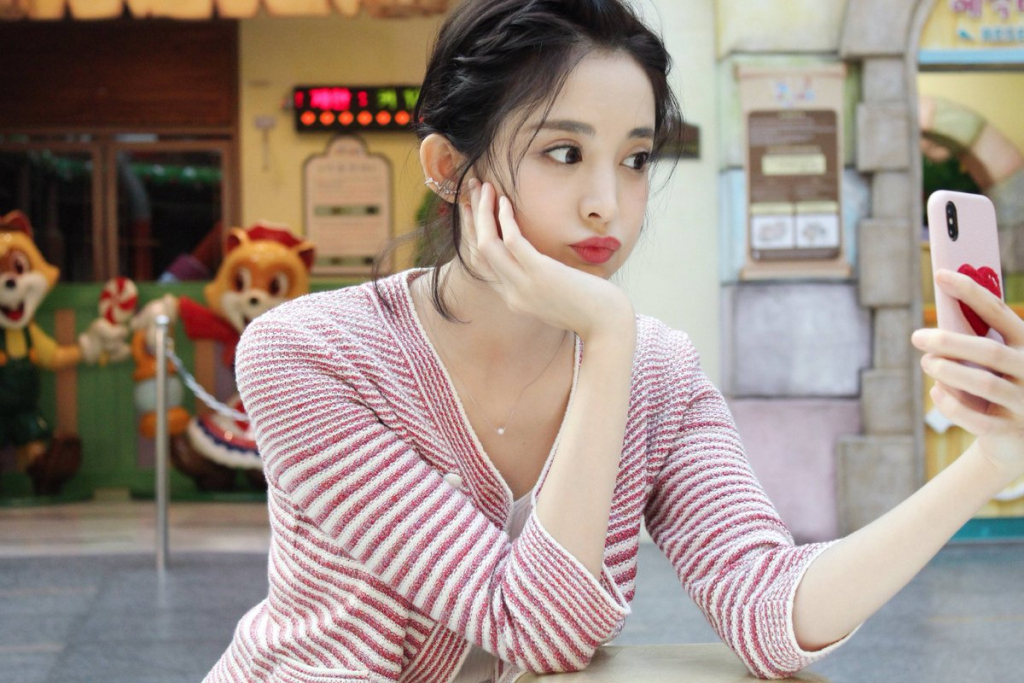 Gu Li Zha Na | 10 Most Beautiful Chinese Actresses of 2019 | InstantHub