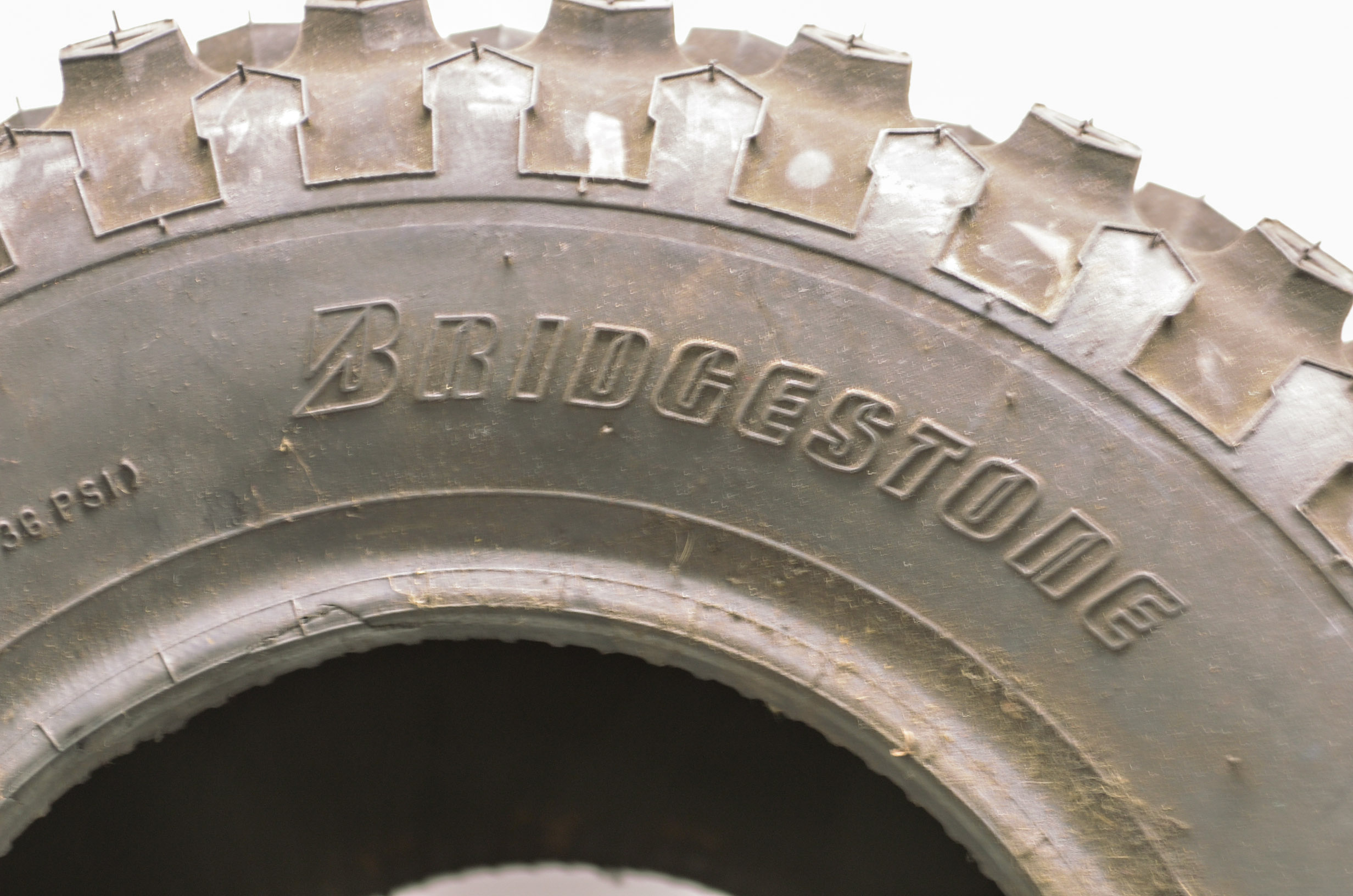 New Bridgestone Mud Hooks 04 Tire 20x98 eBay