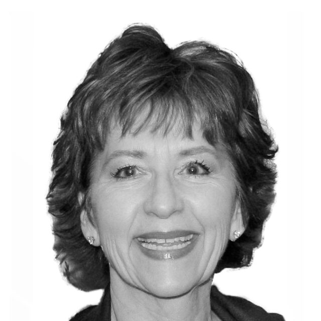 Elizabeth Ardell Headshot 714797