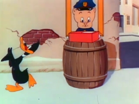 Screenshots from the 1946 Warner Bros. cartoon Daffy Doodles