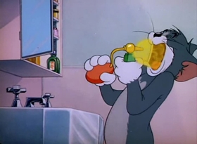 Screenshots from the 1949 MGM cartoon Polka Dot Puss