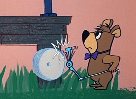 Screenshots from the 1959 Hanna-Barbera cartoon Prize Fight Fright