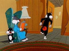 Screenshots from the 1960 Warner Bros. cartoon Goldimouse and the Three Cats