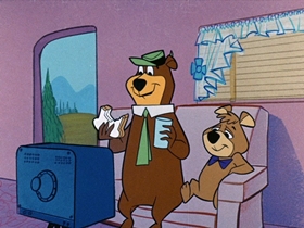 Screenshots from the 1961 Hanna-Barbera cartoon Batty Bear