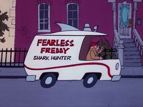 Screenshots from the 1976 DePatie Freleng cartoon Beach Resort