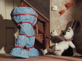 Screenshots from the 1993 Aardman cartoon The Wrong Trousers